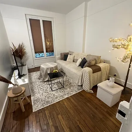 Cosy Haussmannien Appartement