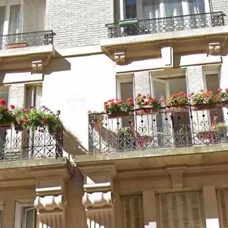Cosy Haussmannien Apartment *